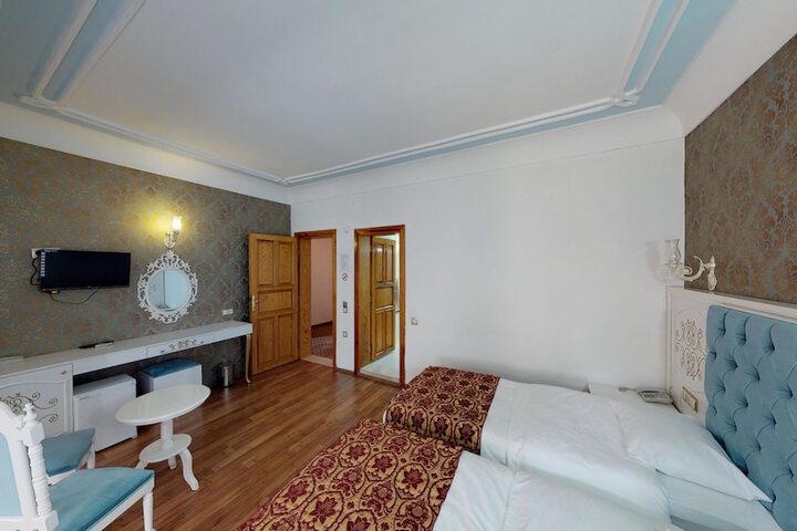 Room 20 of 115