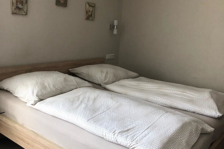 Room 4 of 13