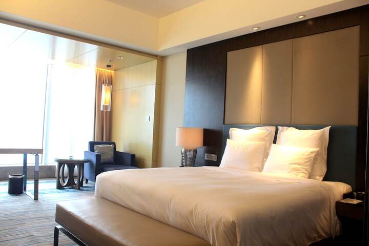 Room 9 of 109
