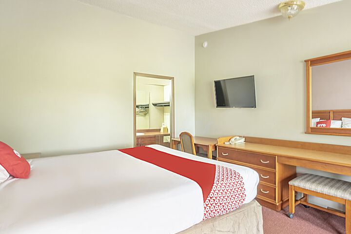 1 King Bed (9 of 17)