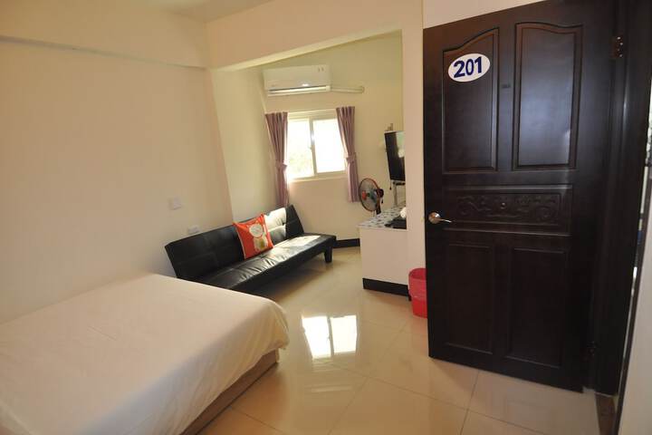 Room 9 of 29
