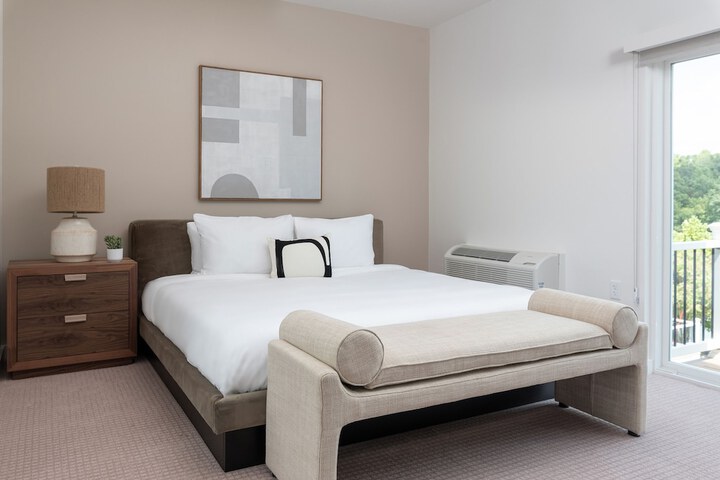 Deluxe Studio 2 Queen Beds Lake View Self Check in with Virtual Front Desk (7 of 16)