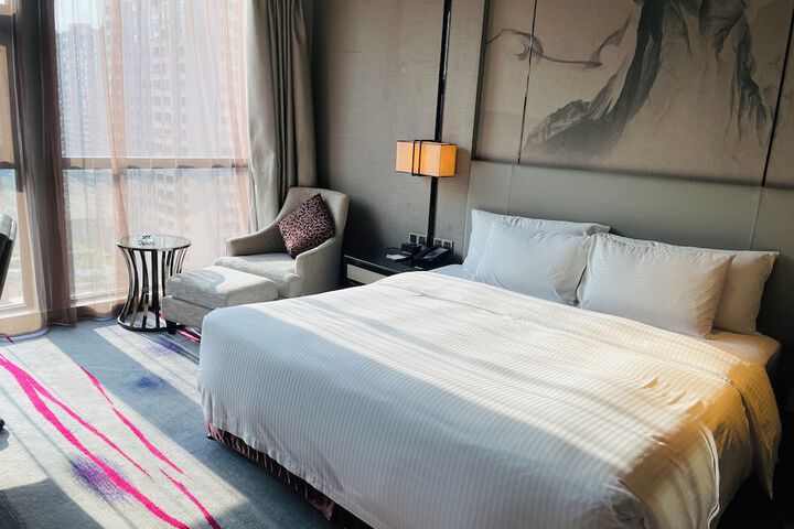 Room 11 of 43