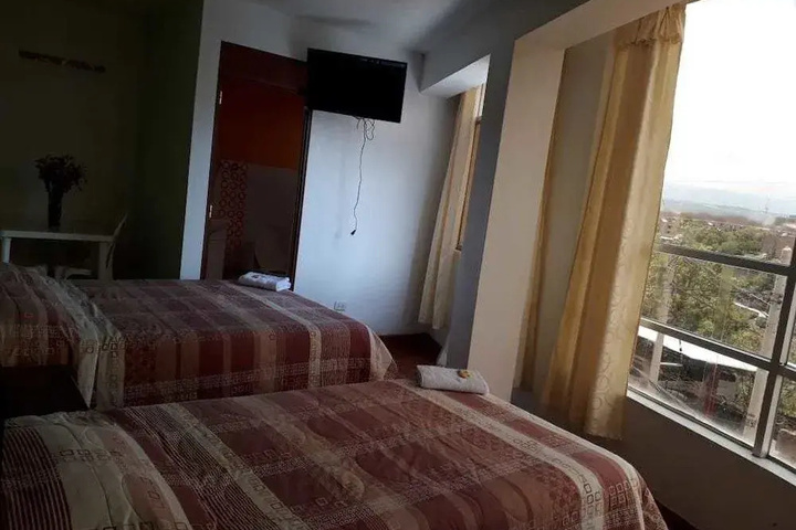 Room 7 of 8