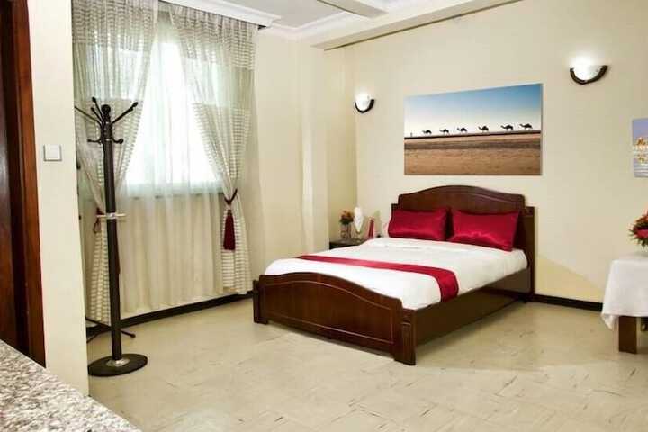 Room 9 of 30