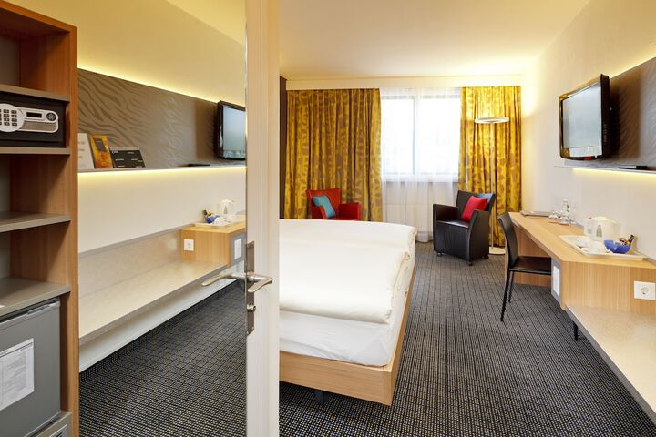 Room 31 of 46