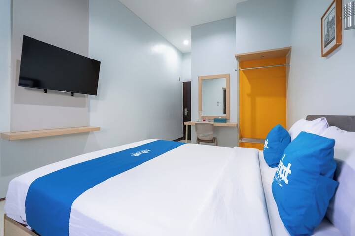 Room 16 of 40