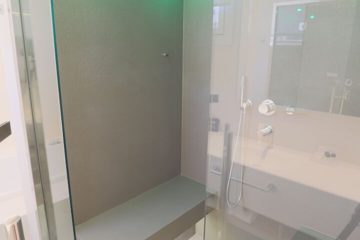 Room 45 of 72