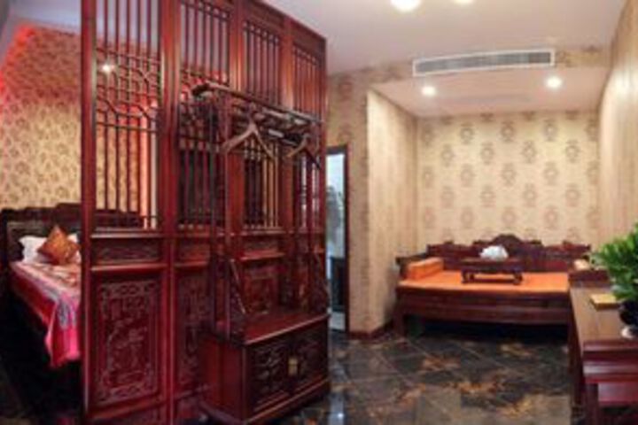Room 6 of 19