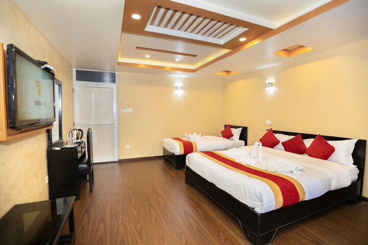 Room 3 of 8