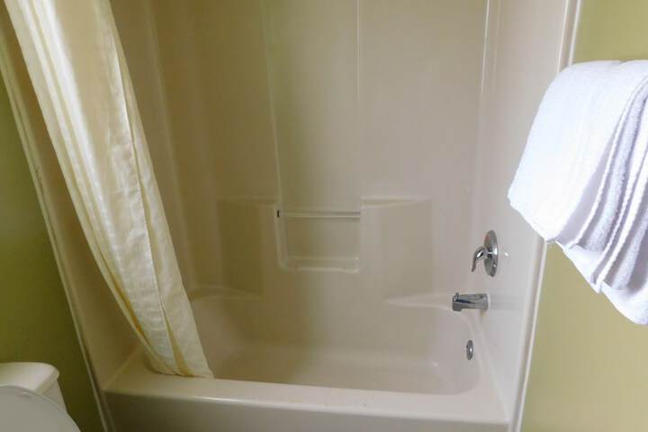 Room 14 of 33