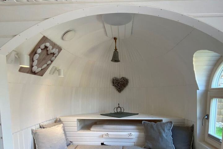Room 3 of 7