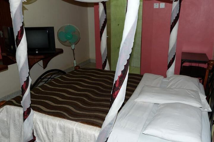 Room 12 of 31