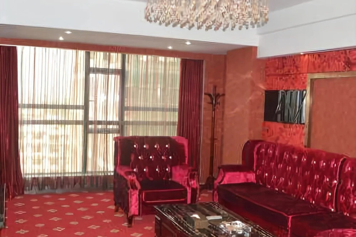 Room 4 of 15