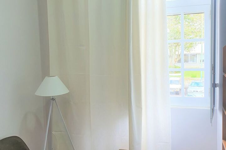 Room 4 of 80