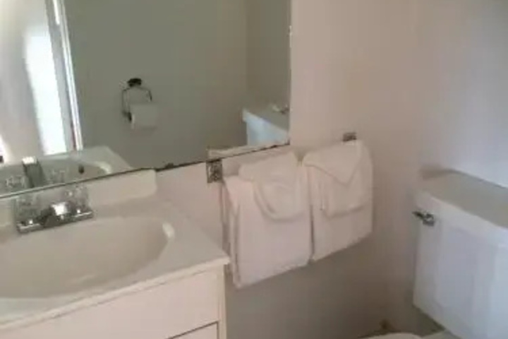Room 5 of 6