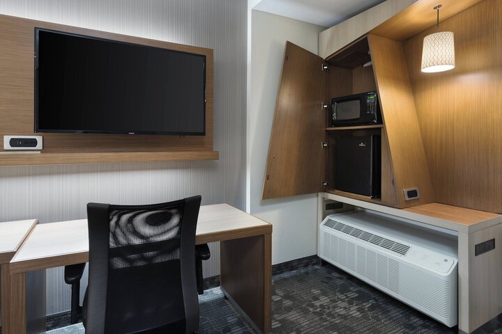 Room 9 of 34