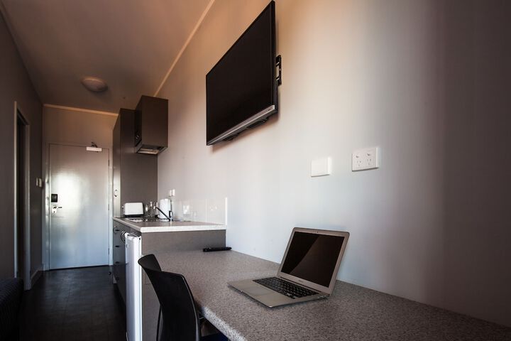 Room 2 of 28