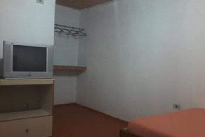 Room 14 of 53