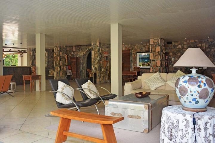 Guest Lobby