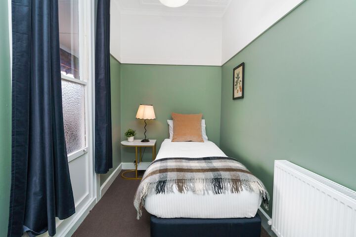 Room 10 of 95