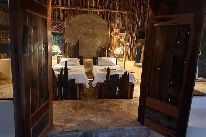 Dining 20 of 42