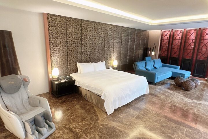 Room 7 of 82