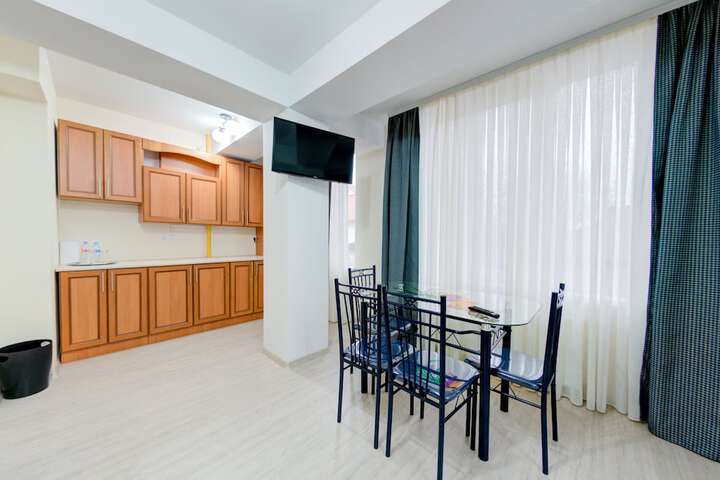 Room 8 of 29