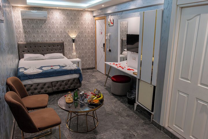 Room 15 of 25