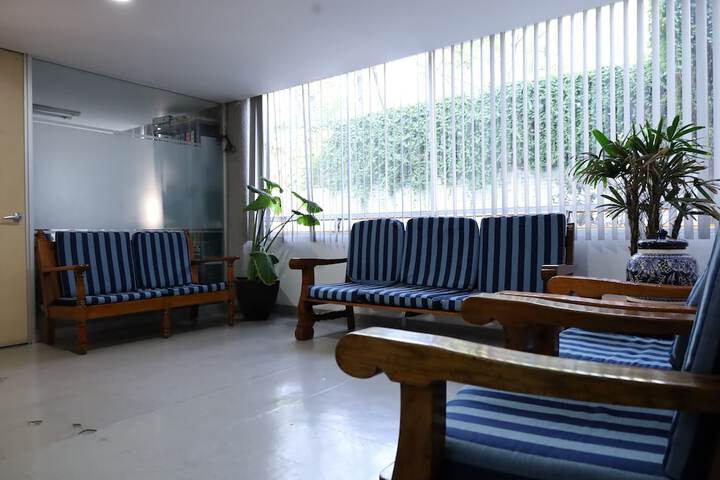 Room 18 of 40