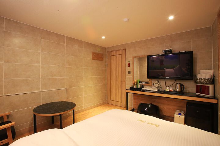 Room 62 of 127