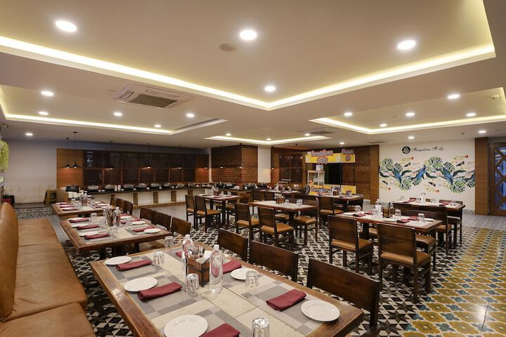Dining 21 of 24