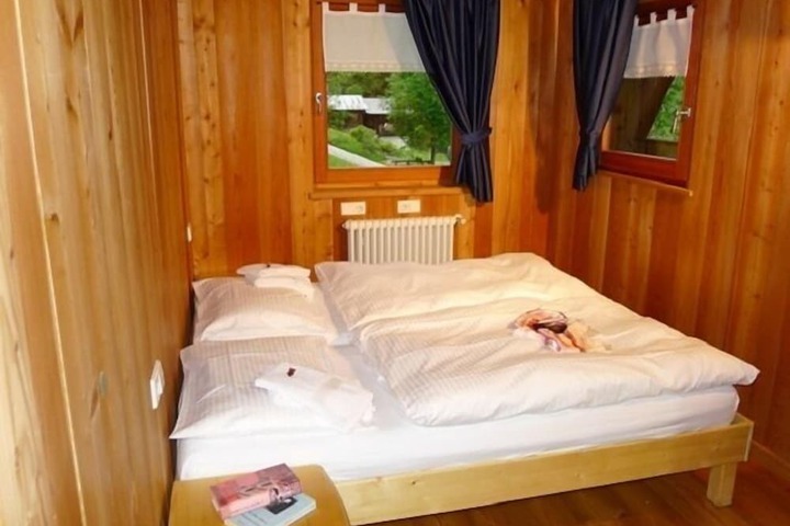 Room 2 of 18
