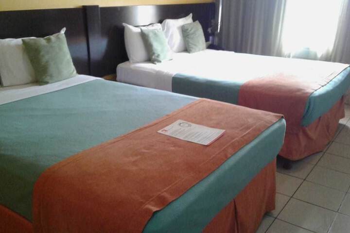 Room 2 of 33