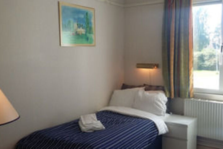 Room 14 of 40