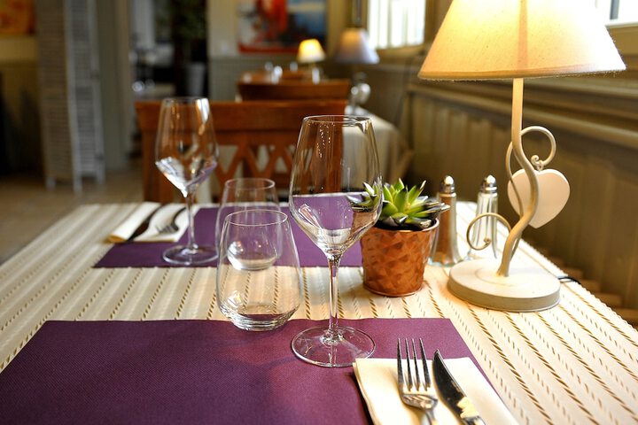 Dining 12 of 28