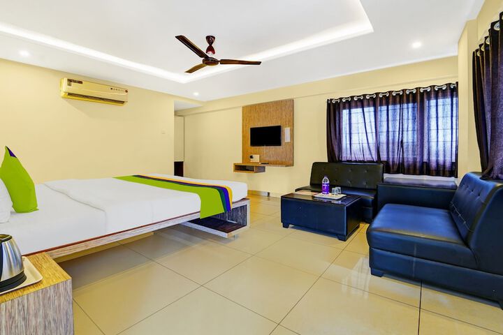 Room 13 of 34