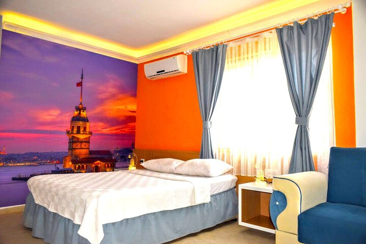 Room 27 of 33