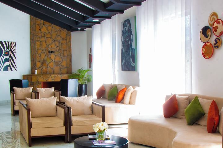 AVIAN COURT HOTEL