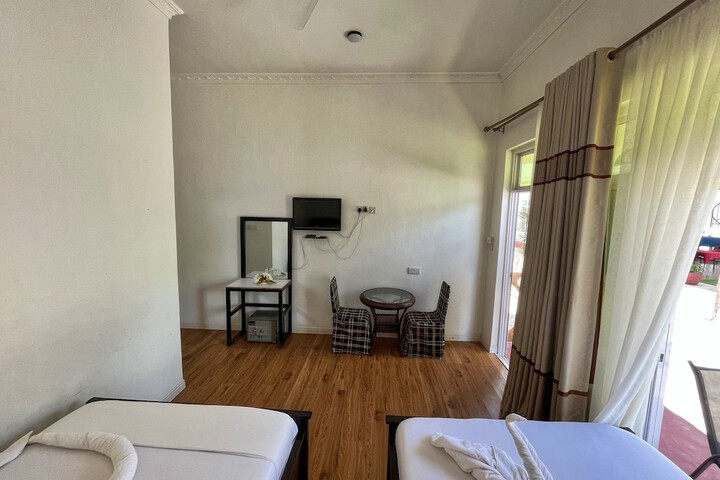 Room 6 of 46