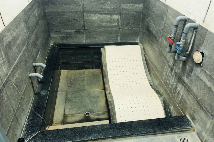 Room 14 of 33