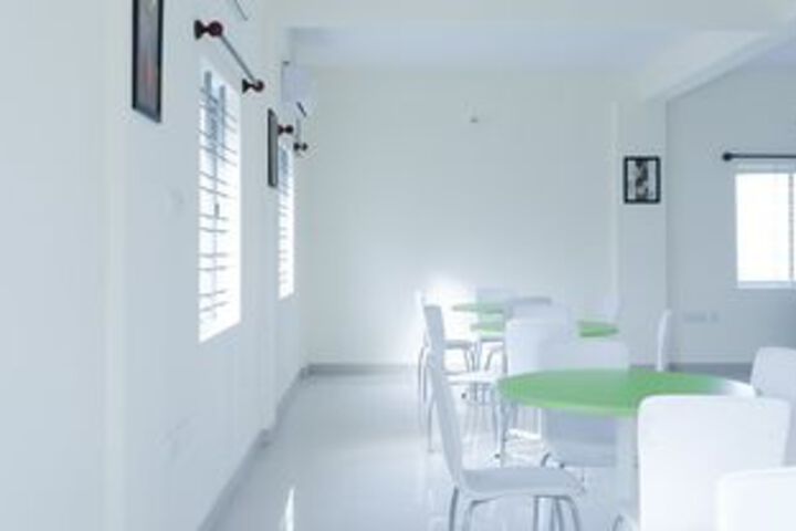 Dining 16 of 62