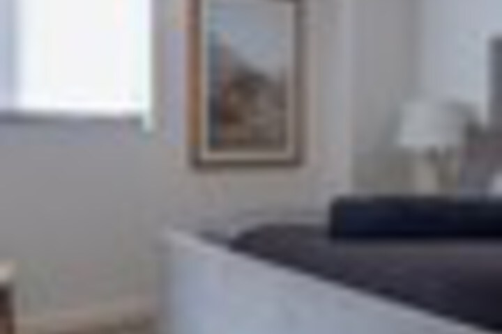 Room 32 of 123