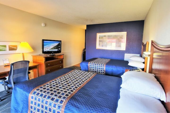 Exterior of Economy 7 Inn