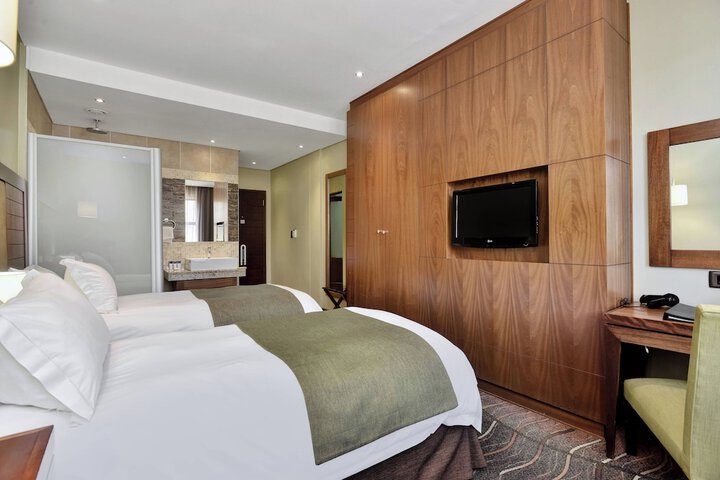 Room 35 of 102