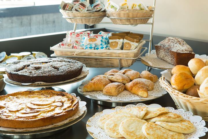 Breakfast/Coffee Service 34 of 75