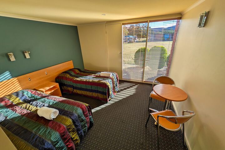 Room 12 of 32