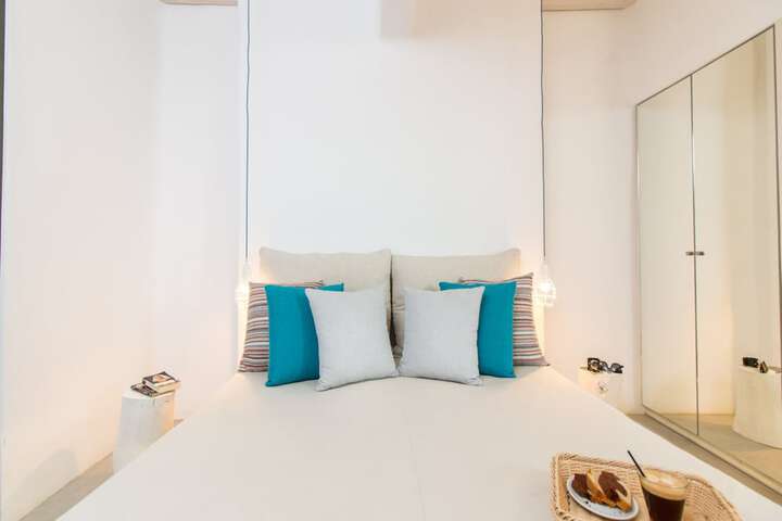 Room 51 of 187