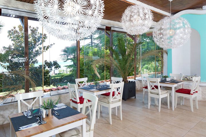 Dining 102 of 124