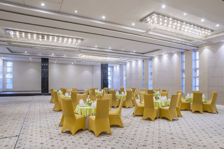Ballroom/Hall 48 of 55